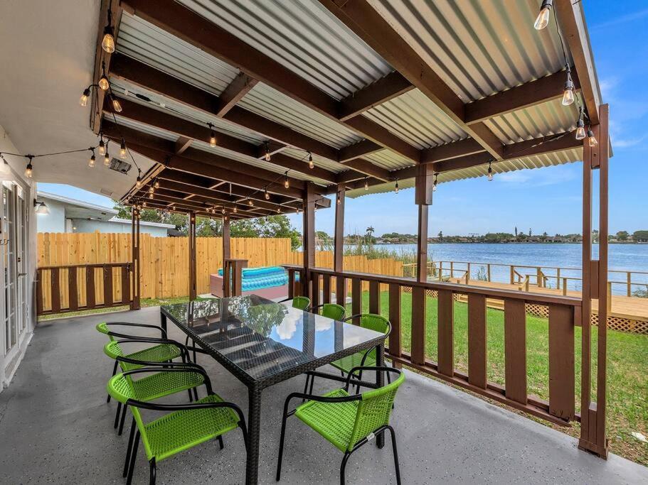 SuperVilla - Lakefront - Sunsets, Kayaks, Grill Fort Lauderdale Bagian luar foto