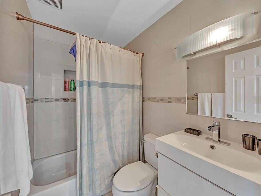 SuperVilla - Lakefront - Sunsets, Kayaks, Grill Fort Lauderdale Bagian luar foto