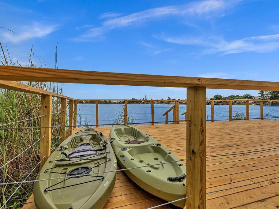 SuperVilla - Lakefront - Sunsets, Kayaks, Grill Fort Lauderdale Bagian luar foto